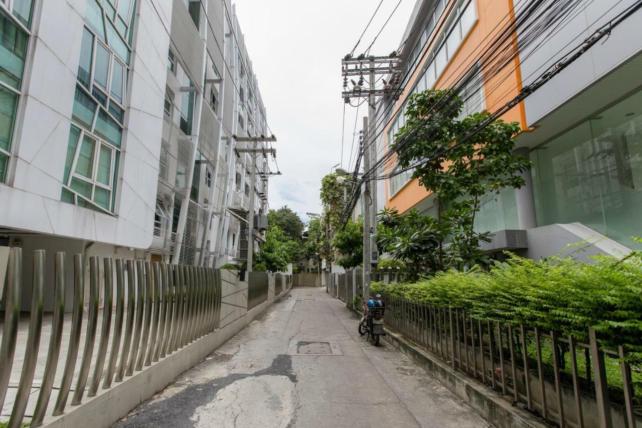 Every Surawong Bangkok Exterior photo